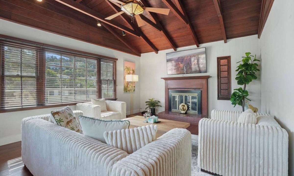 Silver Lake House | Charming Cozy Retreat: The Perfect Starting Point for Your LA Adventure!