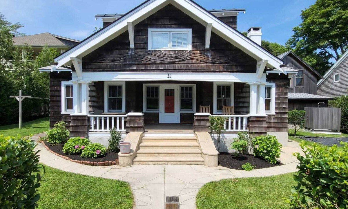 Oak Bluffs House | Charming, cozy spacious home within 1 mile walking distance to Oak Bluffs