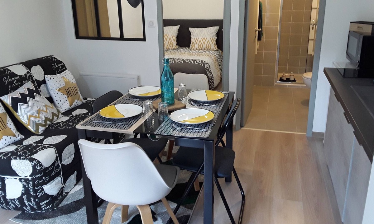 Polignac Apartment | Charming cozy T2 / 4 people / 5 min from Puy-en-Velay