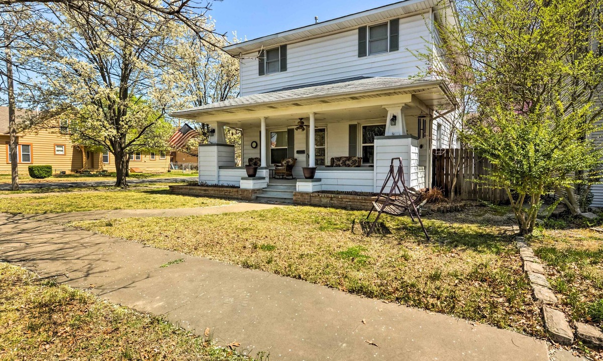 Bartlesville House | Charming Craftsman Home in Downtown Bartlesville!