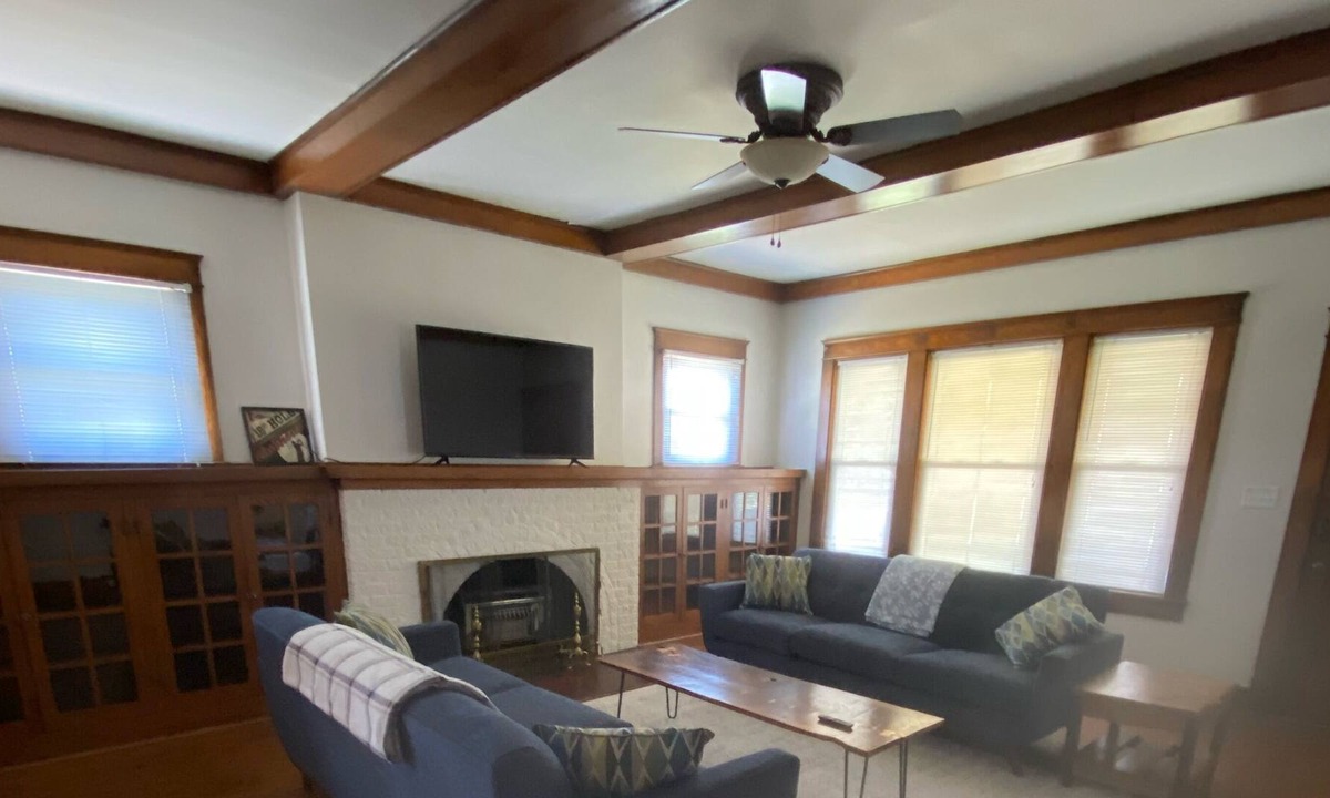Middlesboro House | Charming Crater City Craftsman, close to hiking, golf, utv trails, lake, airport