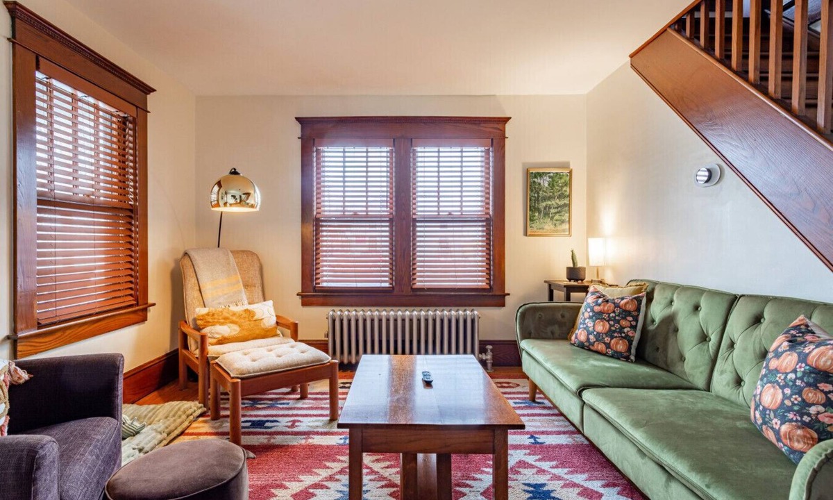 Jeffersonville House | Charming Creekside Village Cottage!