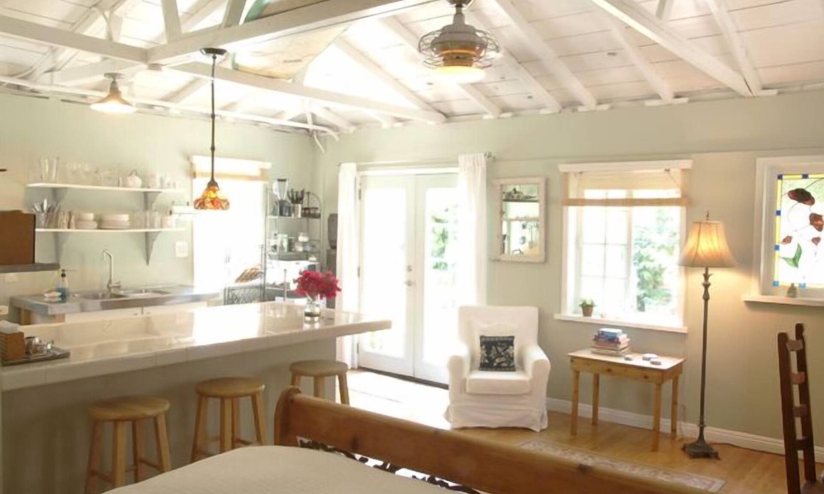 Clarkdale Apartment | Charming Culver City Cottage w/Shared Pool+garden