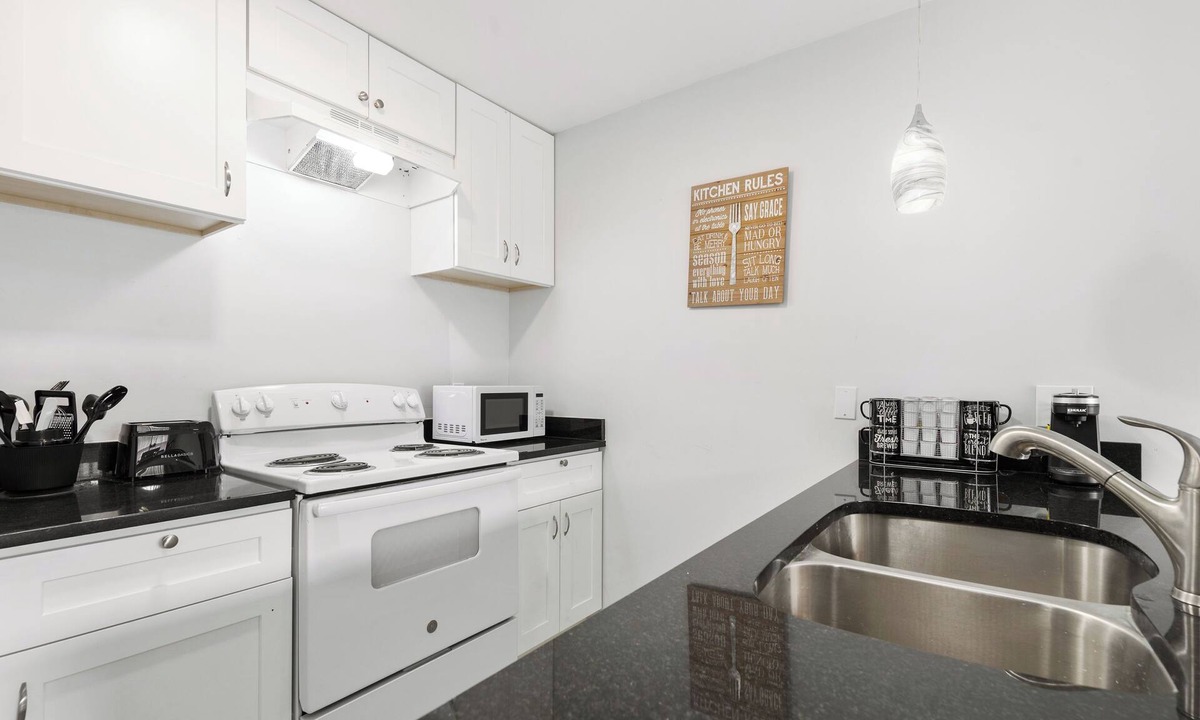 Junius Heights Apartment | Charming Dallas 2BR Retreat