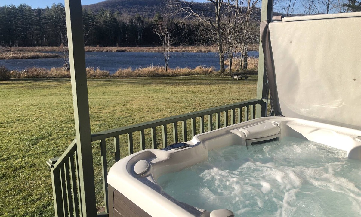 Danby House | Charming Danby Barn Retreat: Rustic Comfort in VT