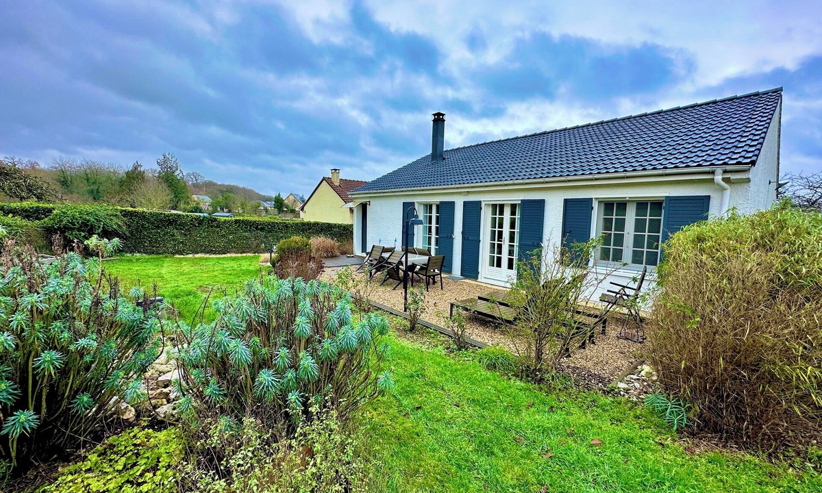 Les Damps House | Charming Datcha in Normandy