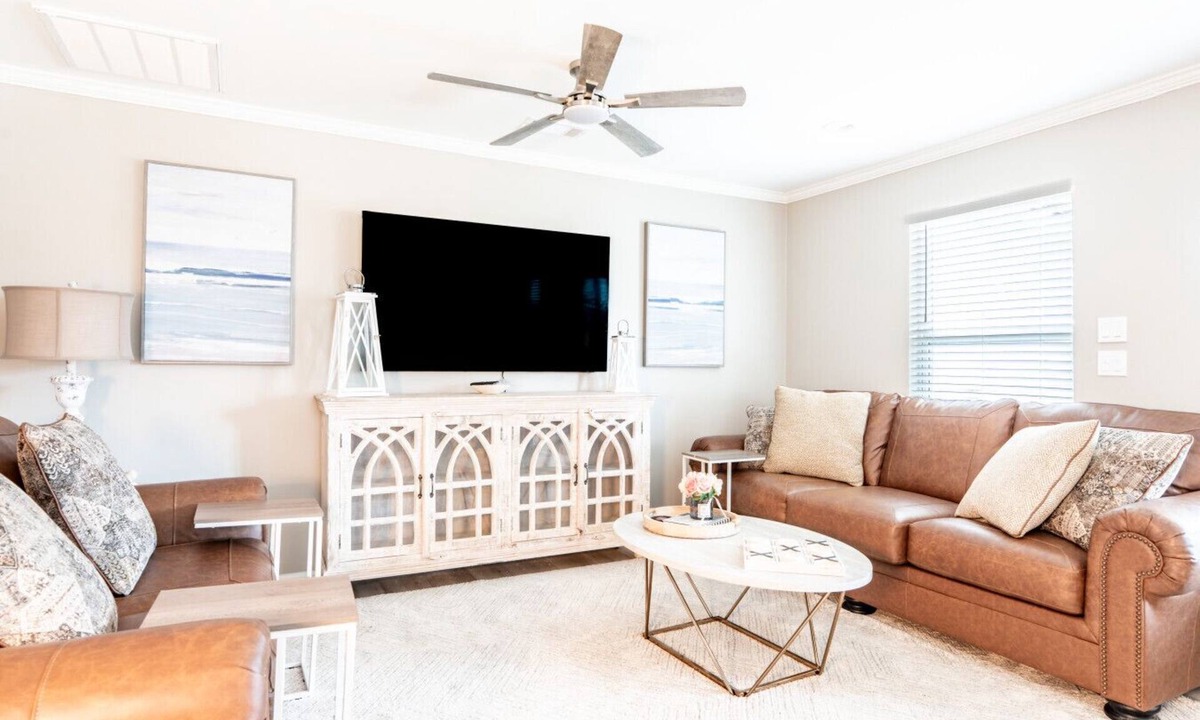 Southaven House | Charming Detached 1BR w/Fenced Yard & Luxury Finishes
