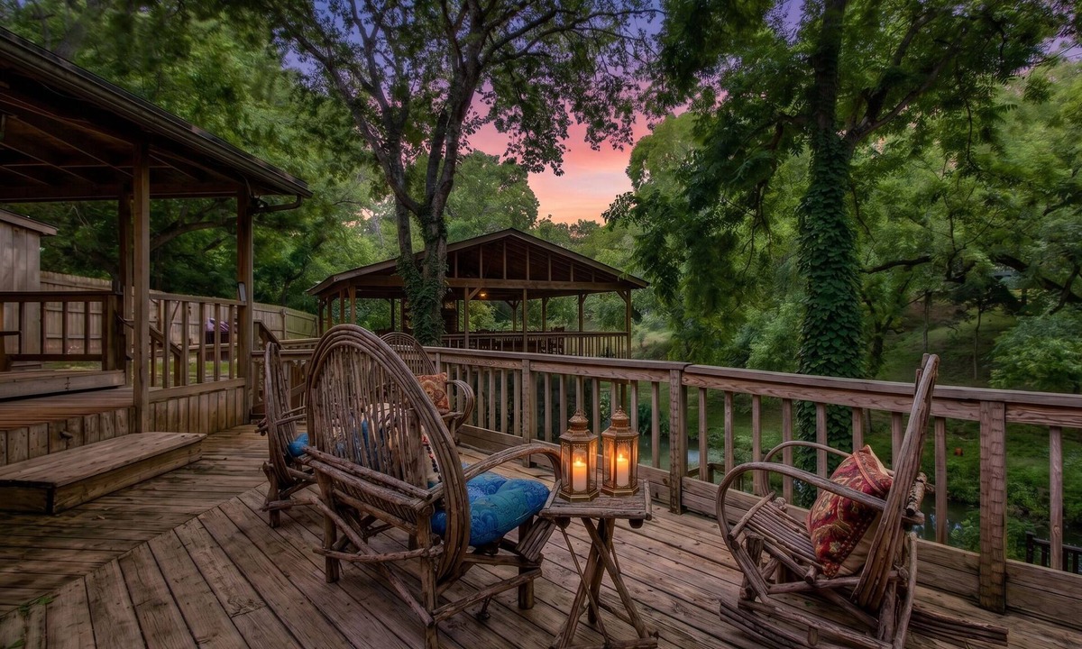 New Braunfels House | Charming dog-friendly home with expansive deck - near boat ramp & attractions