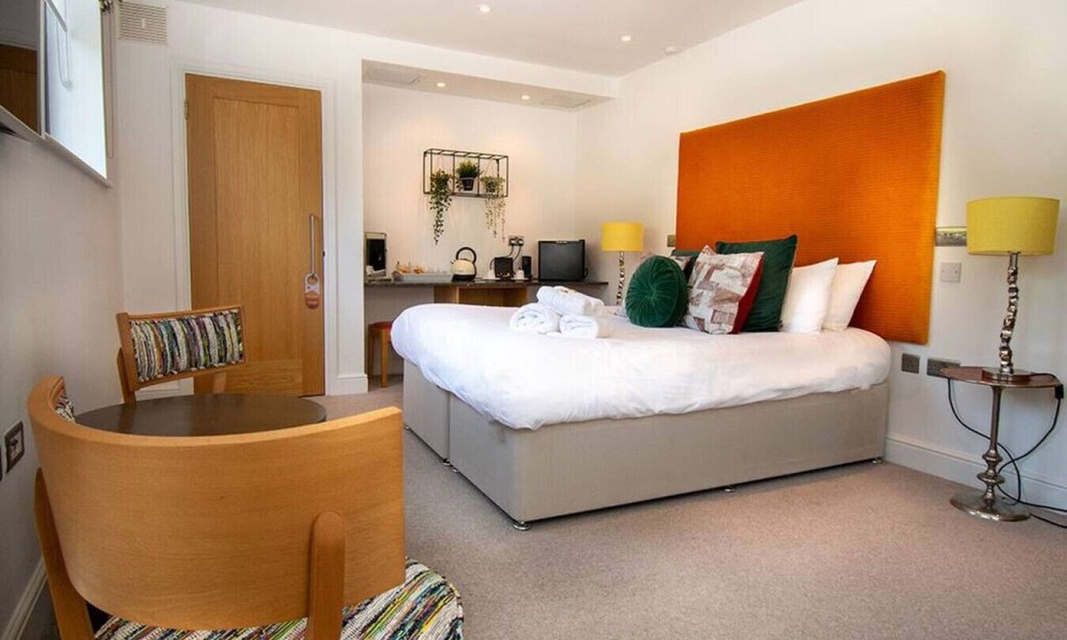 Penarth Hotel | Charming Double Room Courtyard View