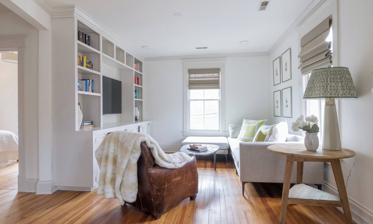 North Downtown Apartment | Charming Downtown 2 BR Apartment Steps from Downtown Mall