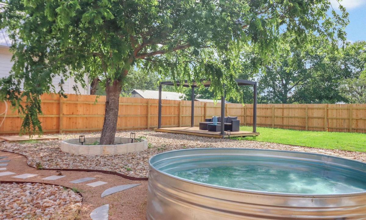 Buda House | Charming Downtown Buda Cottage | Walk to Dining, Shops & Nightlife