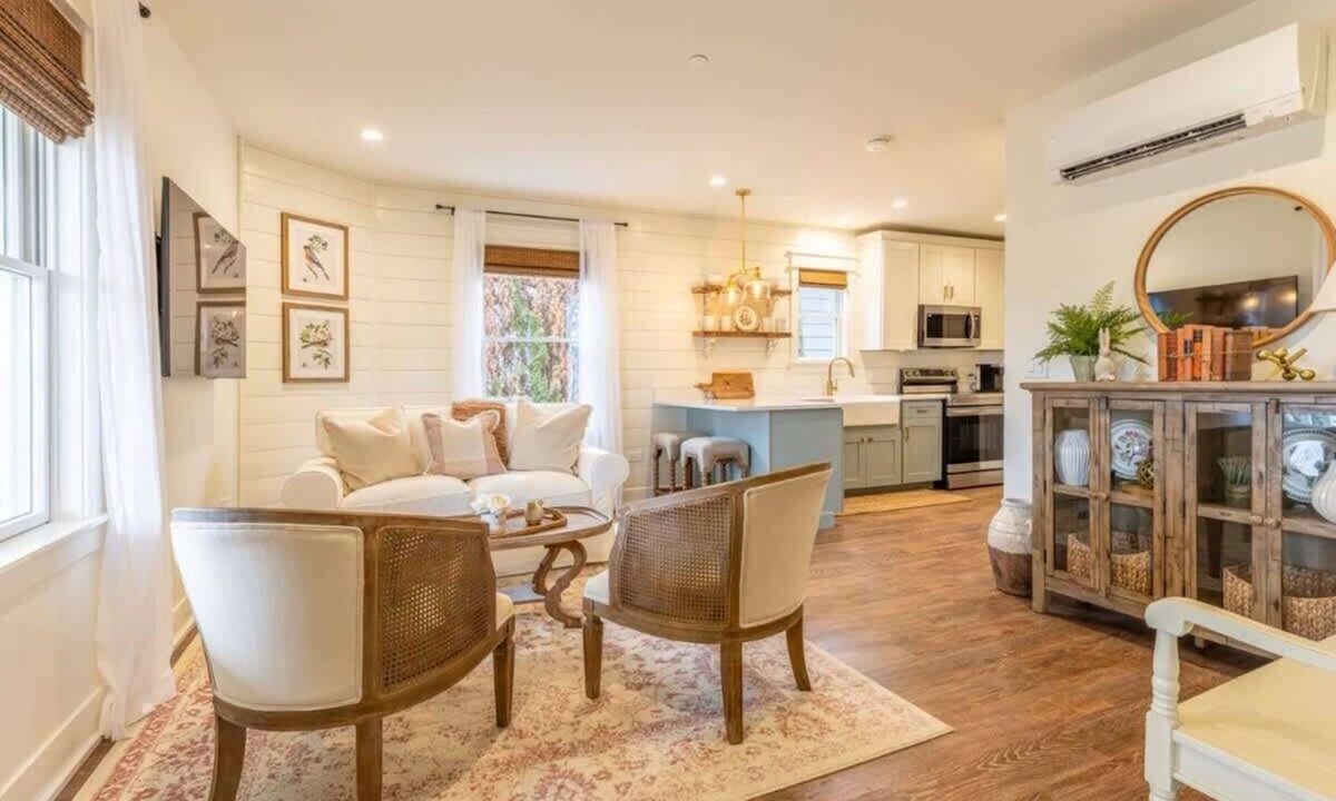 West Dundee Apartment | Charming Downtown Farmhouse Apartment #1