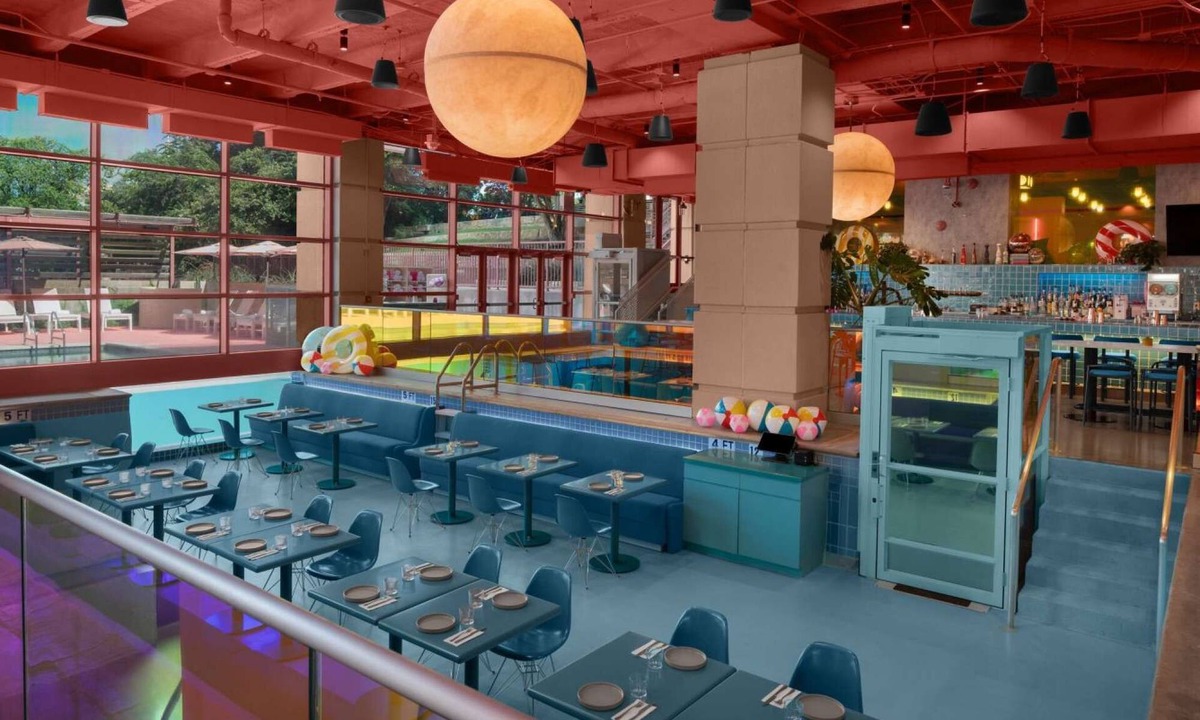 Red River Cultural District Hotel | Charming Downtown Stay | Sightseeing. Pool