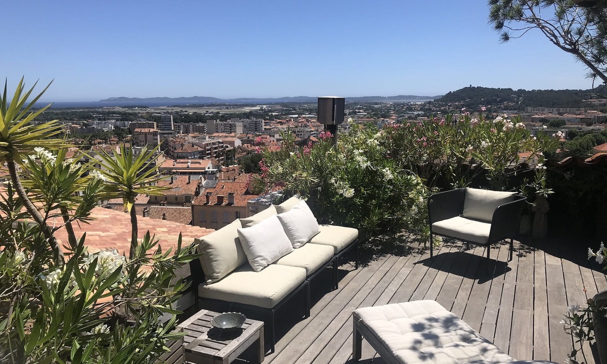 Hyeres City Centre Apartment | Charming duplex apartment with large terrace and splendid view.