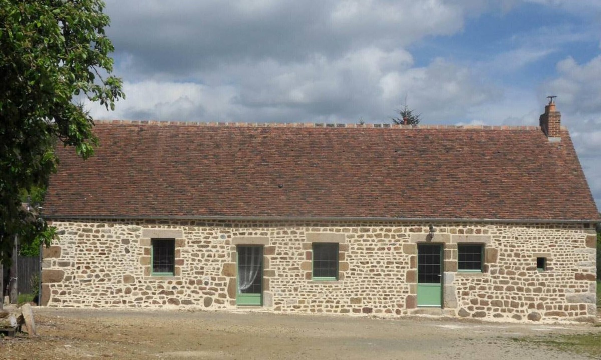 La Baroche-sous-Luce Cottage | Charming eco-friendly house with enclosed garden