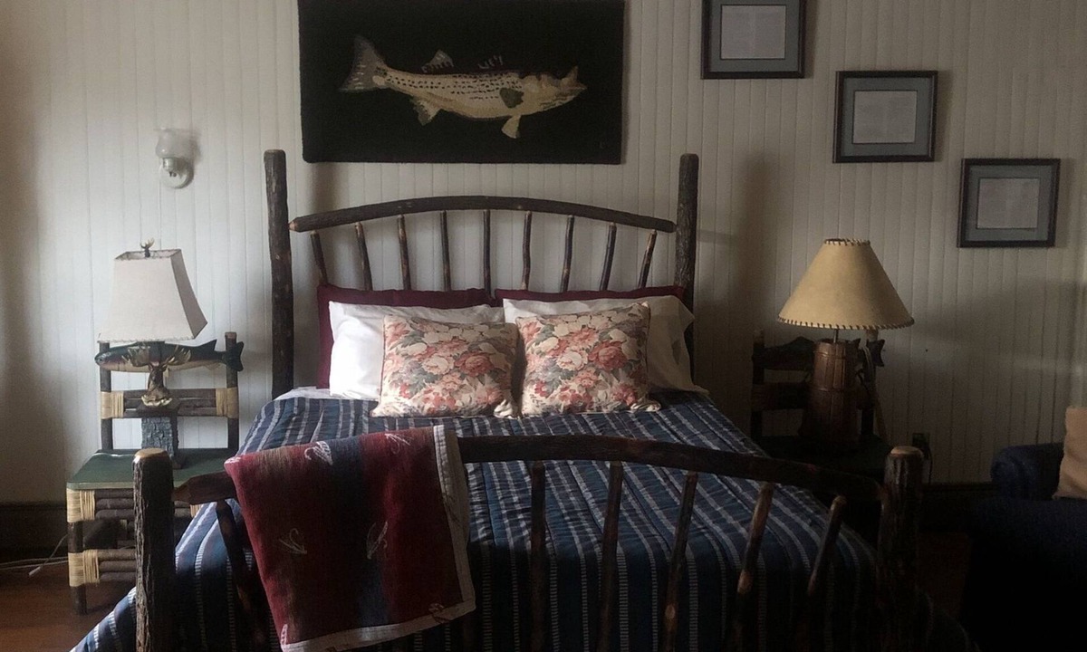 East Dorset Apartment | Charming East Dorset Getaway