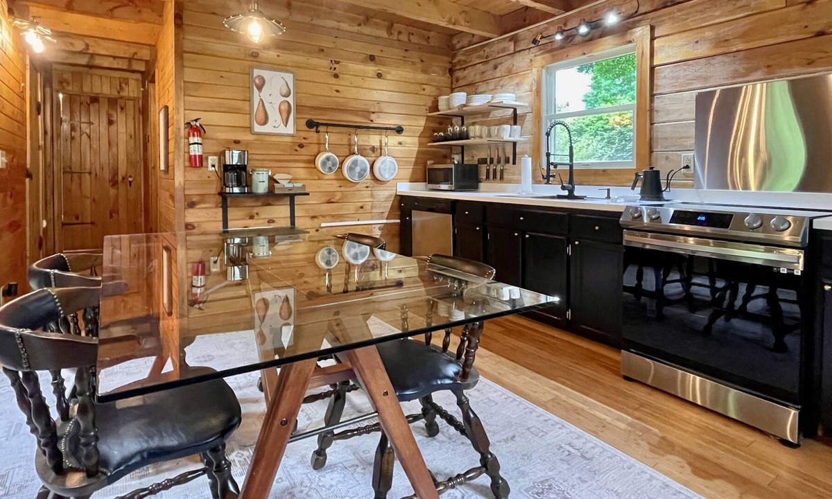 Mount Marion Cabin | Charming Element Cabin 3BR 1.5BA