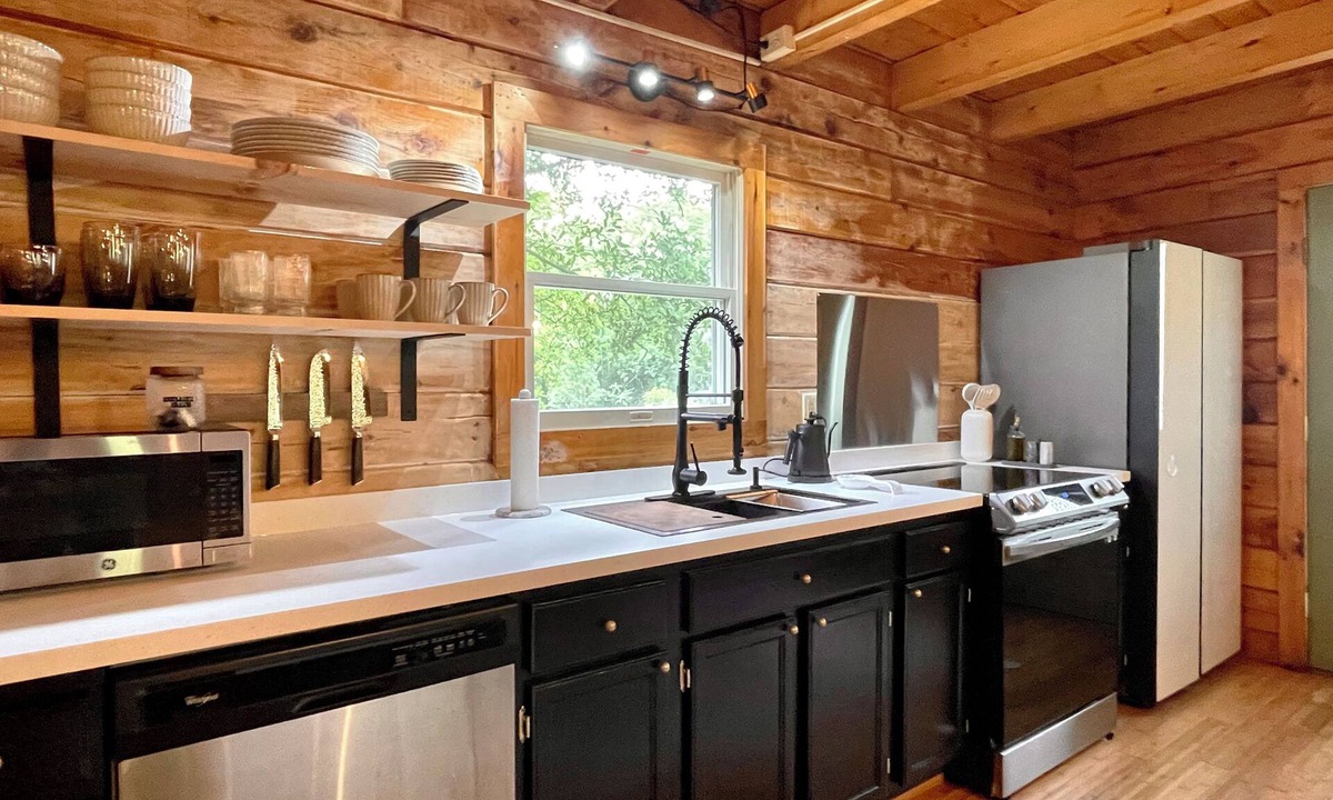 Mount Marion Cabin | Charming Element Cabin. Pet-Friendly!
