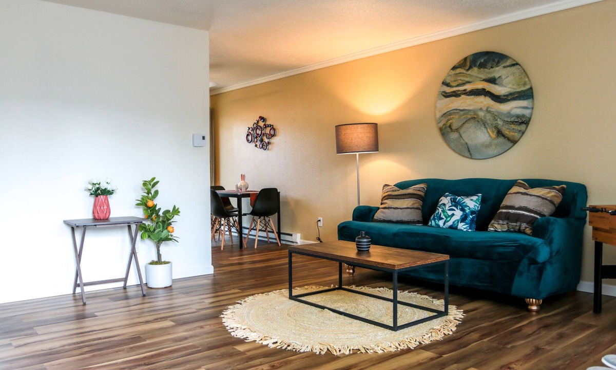 South Tabor House | 🔹Charming Entire House + Parking🔹