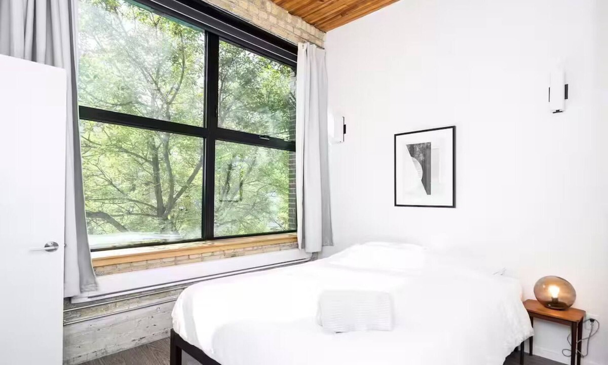Exchange District Condo | Charming Exchange District Condo | 1 Bed | 1 Bath |