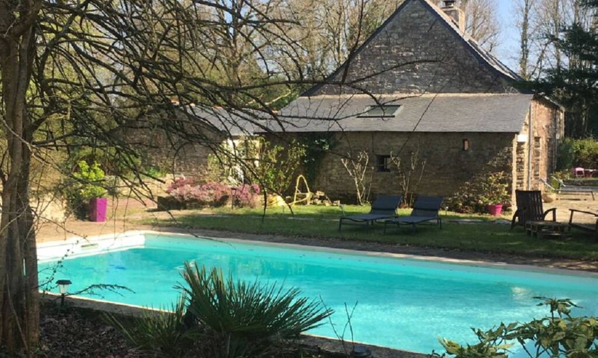 Vigneux-de-Bretagne House | Charming farmhouse in a green setting Heated swimming pool
