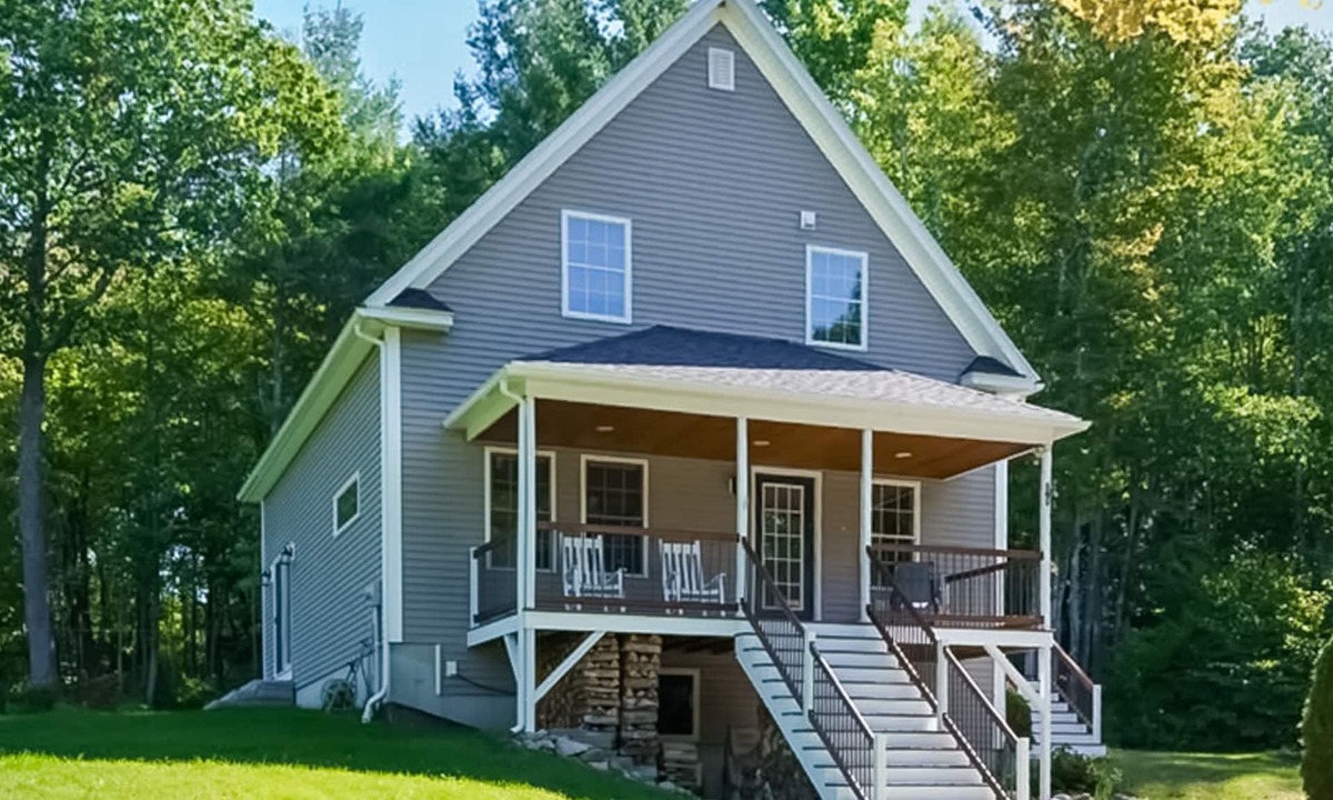 West Poland House | Charming family-friendly home near the Lake, deck, and backyard playground