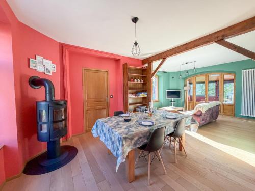 Dinan Apartment | Charming family home with garden in Dinan