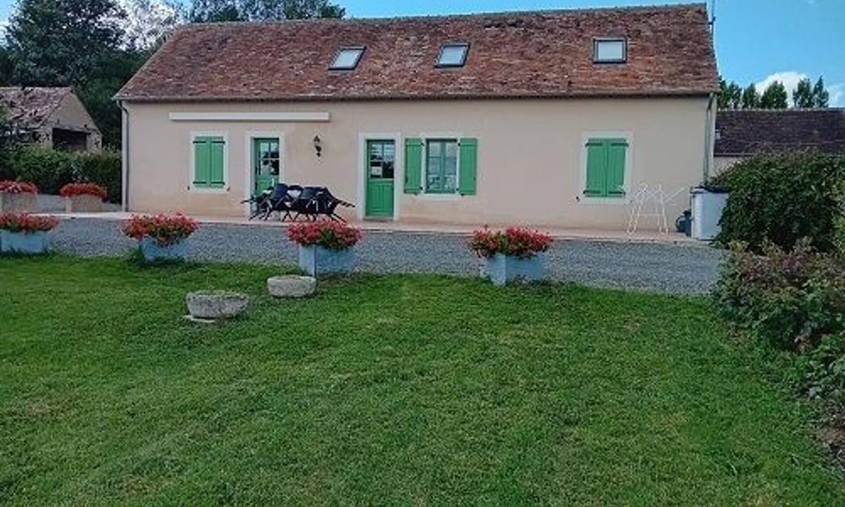 Le Bailleul Cottage | Charming Farmhouse: Nature Retreat, 3 Bedrooms, Garden, BBQ, Near A11, Paris/Nantes Access