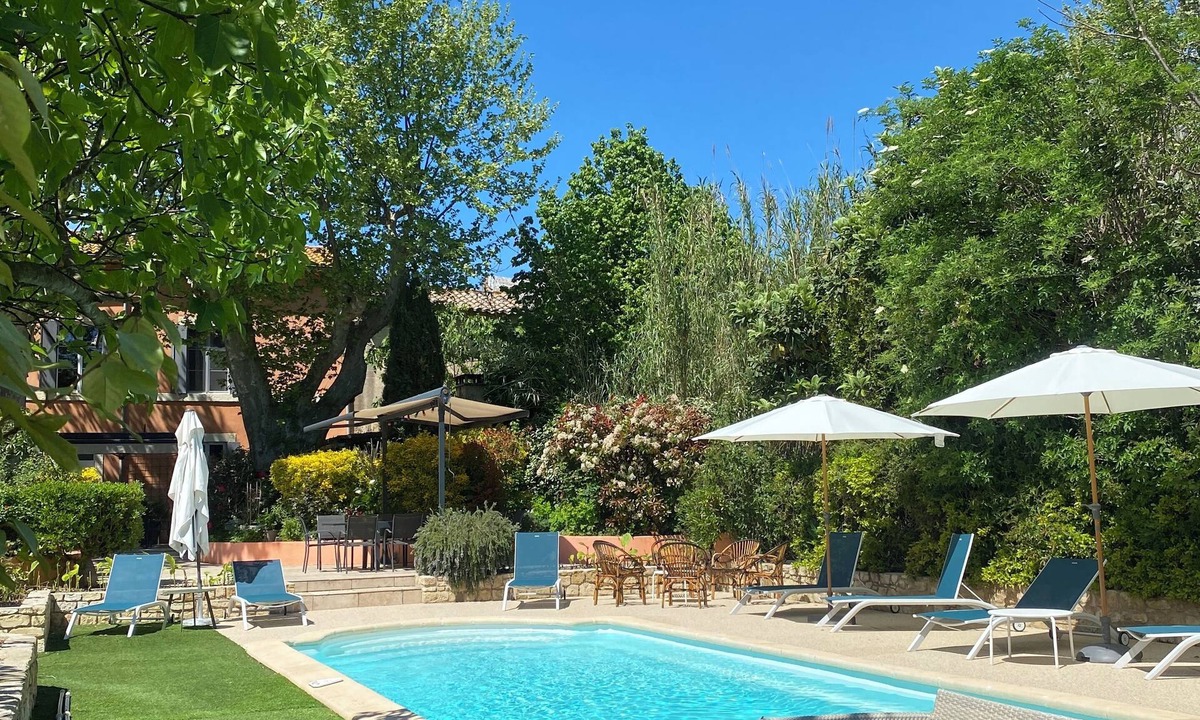 Avignon Other | CHARMING FARMHOUSE WITH WOODED GROUNDS AND SWIMMING POOL