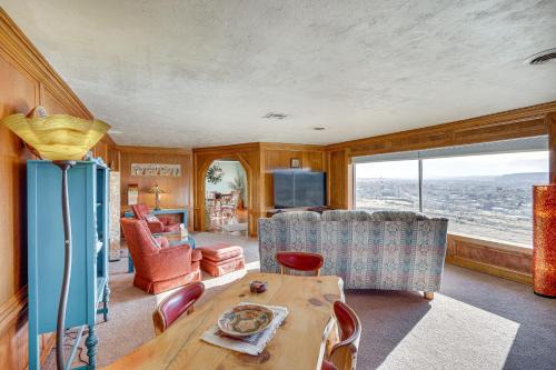 Farmington House | Charming Farmington Home ~ 16 Mi to Aztec Ruins!