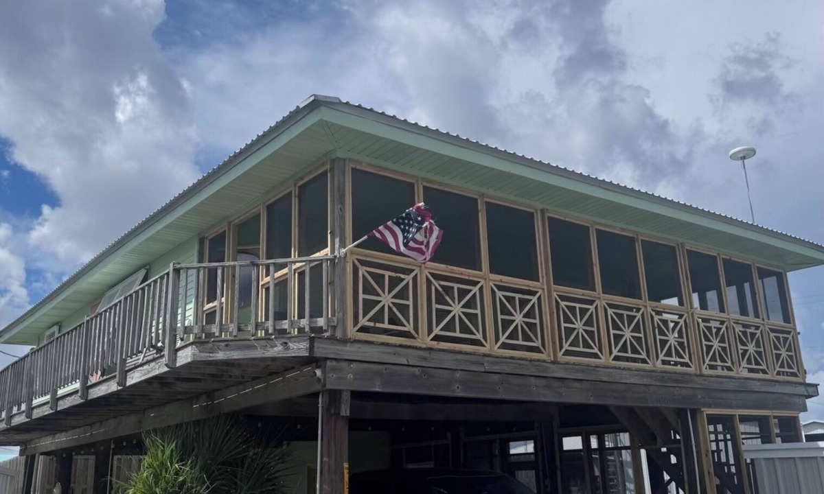 Cypremort Point House | Charming fishing camp, 2-bedroom building with WiFi, AC in Cypremort Point.