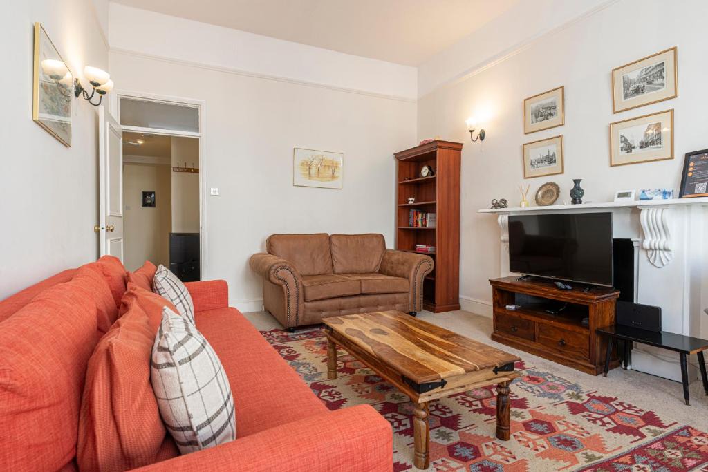 West Brompton Apartment | Charming flat in West Brompton