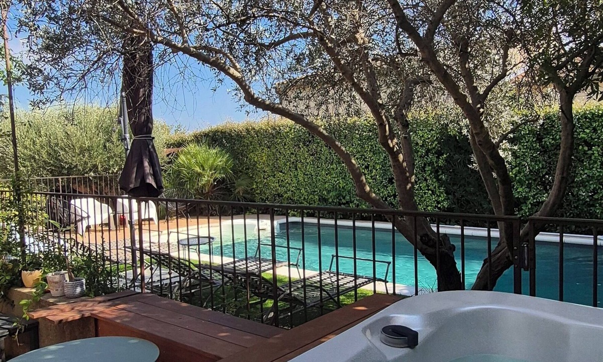 Chateauneuf-de-Gadagne Villa | Charming villa with pool & jacuzzi - Provence