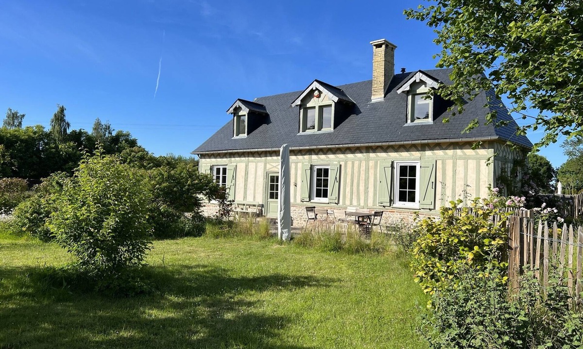 Fiquefleur-Equainville House | Charming restored Normandy farmhouse in a quiet location with swimming pool
