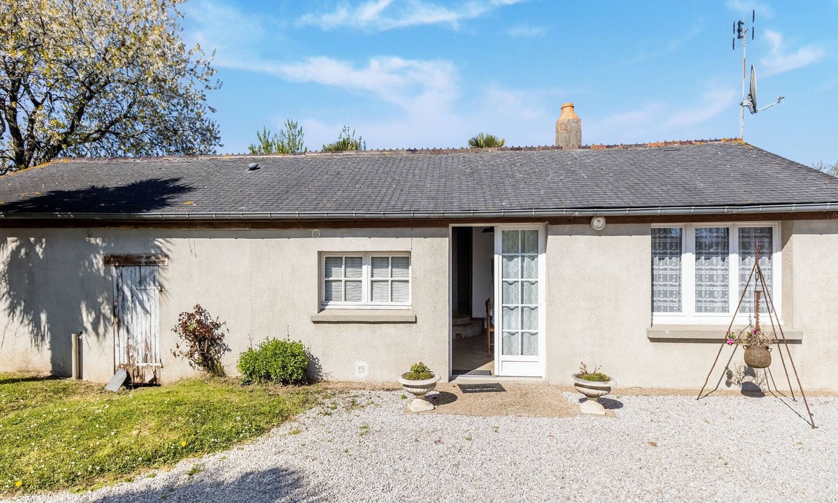 Montaigu-la-Brisette House | Charming Home with Orchard