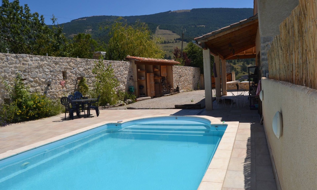 Montauban-sur-l'Ouveze House | Charming house with swimming pool