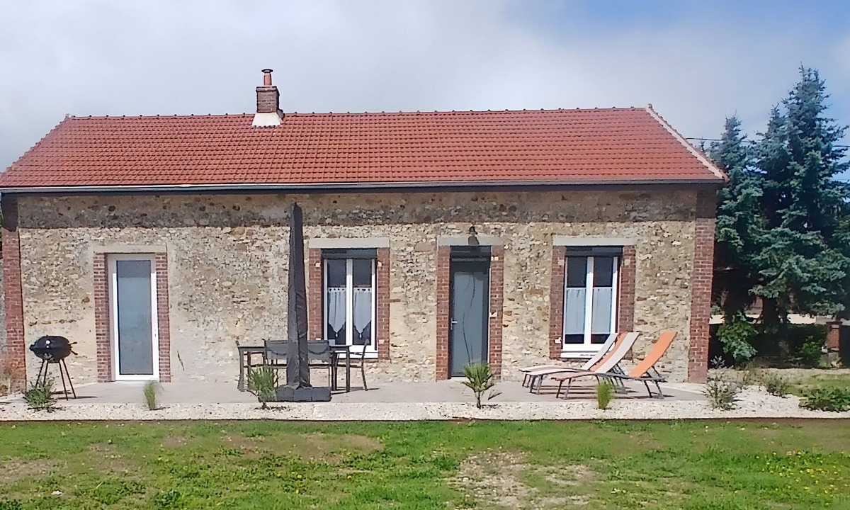 Montceaux-les-Provins House | Charming Detached Country House 'Aux Hirondelles' – Private Garden, Terrace & Wi-Fi