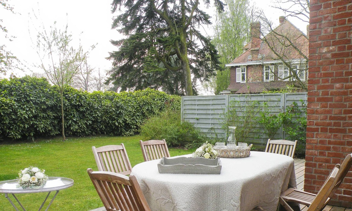 Sainghin-en-Melantois House | Charming cottages with private garden in the middle of a park