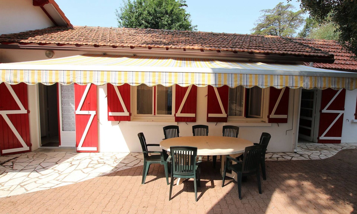 Saint-Brevin-l'Ocean House | Charming Coastal Home with Garden, Near Shops & Beach, Pet-Friendly