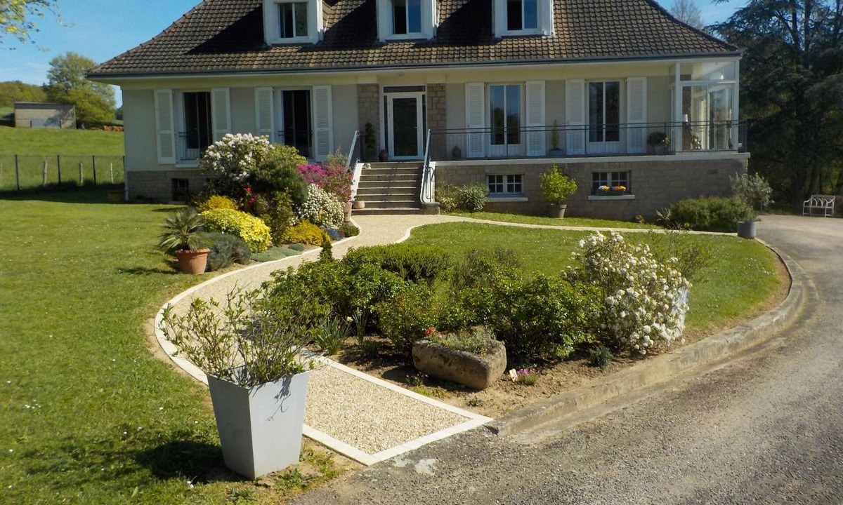 Saint-Brice-sur-Vienne Apartment | CHARMING PETIT PONT APARTMENT