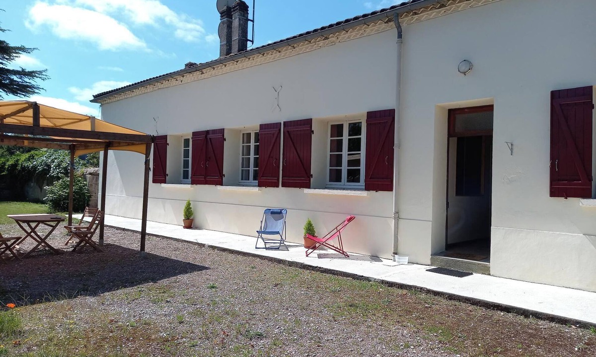 Saint-Etienne-de-Puycorbier House | Charming Maison de Plein-Feet in the heart of the Périgord Blanc region of the Dordogne.