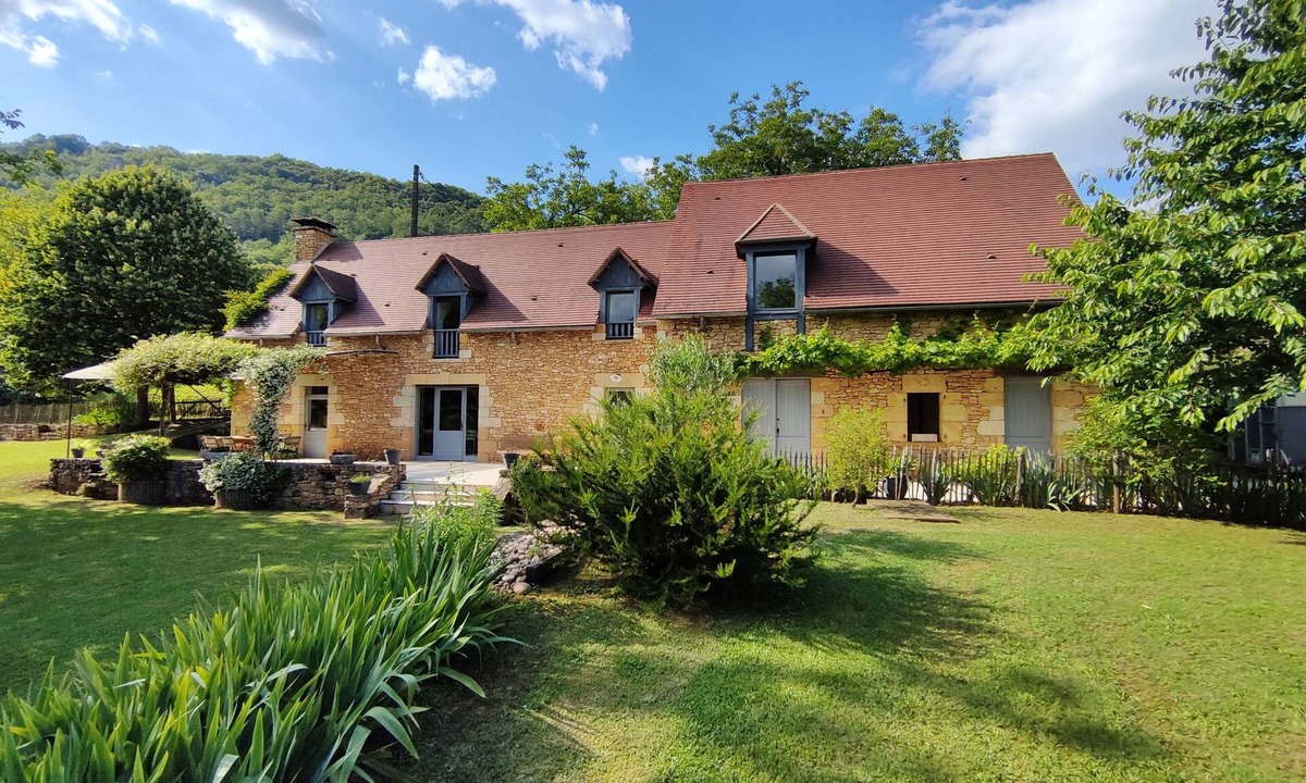 Saint-Vincent-de-Cosse House | Charming gîte with heated swimming pool
