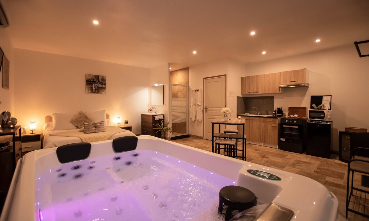 Saint-Vincent-de-Cosse House | Charming spa cottages L ETOILE SPA