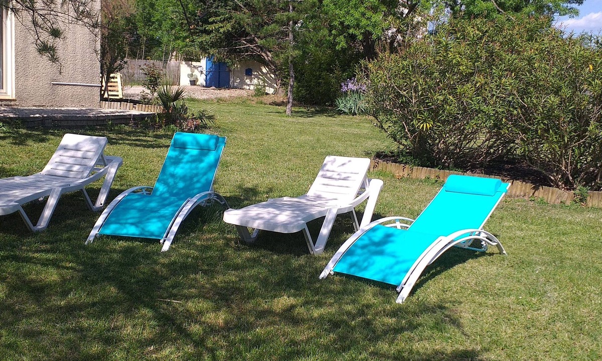 Saint-Hilaire-de-Brethmas Villa | Charming villa in a green setting