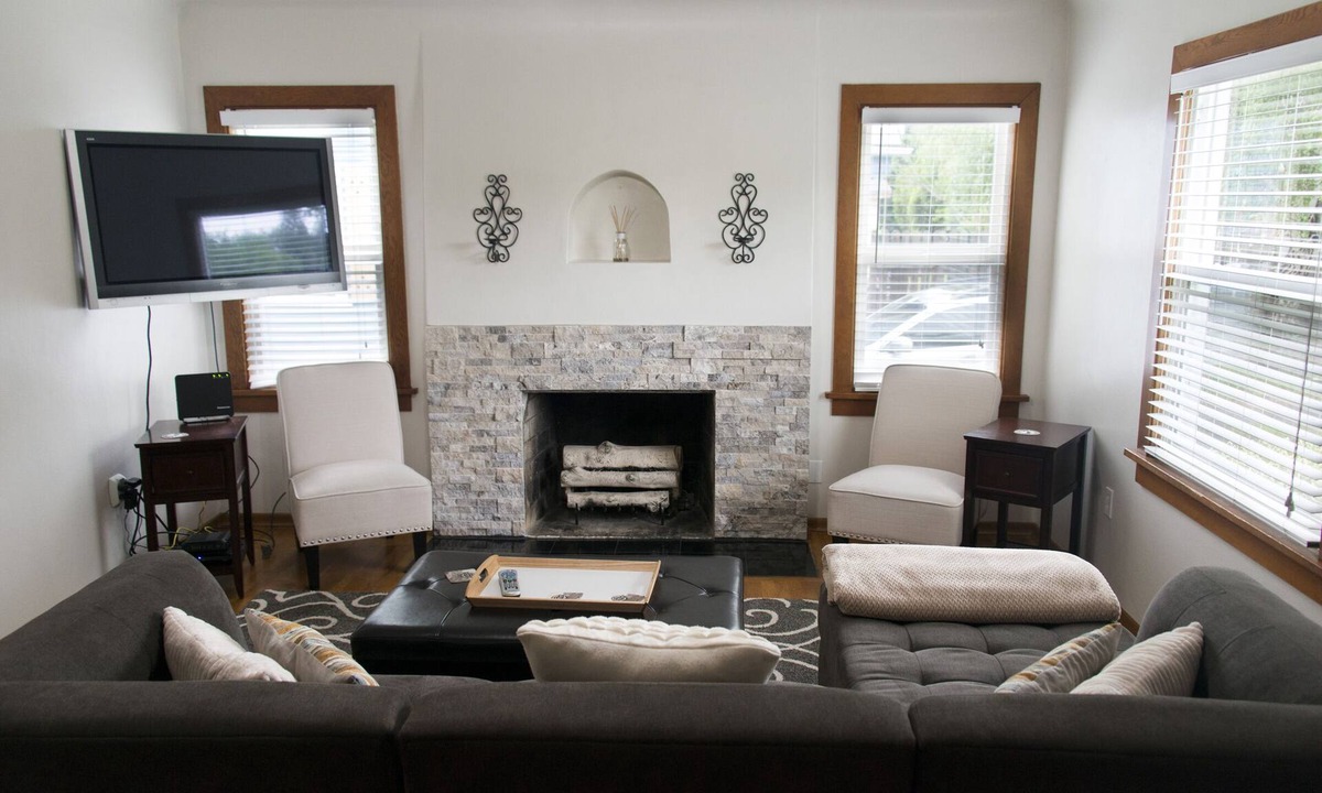 Yakima House | Charming Franklin Park Home