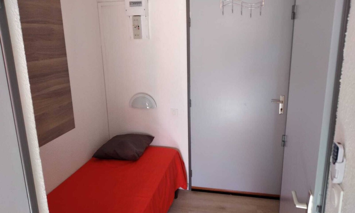 Lamalou-les-Bains Apartment | charming free wifi studio, 10 minutes from the thermal baths