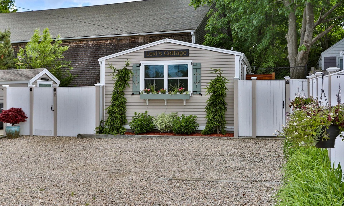 Provincetown Cottage | Charming Freestanding West End Cottage