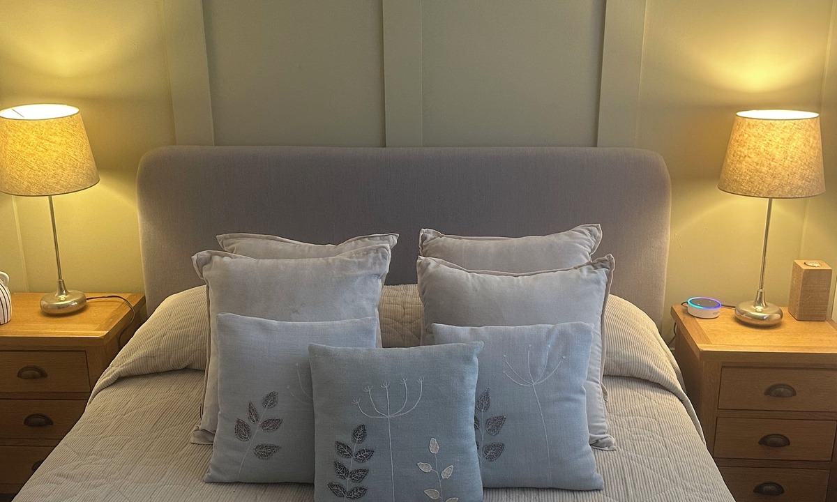 Thornhill Bed & Breakfast | Charming Friendly bed & breakfast in serene north Cardiff with WiFi