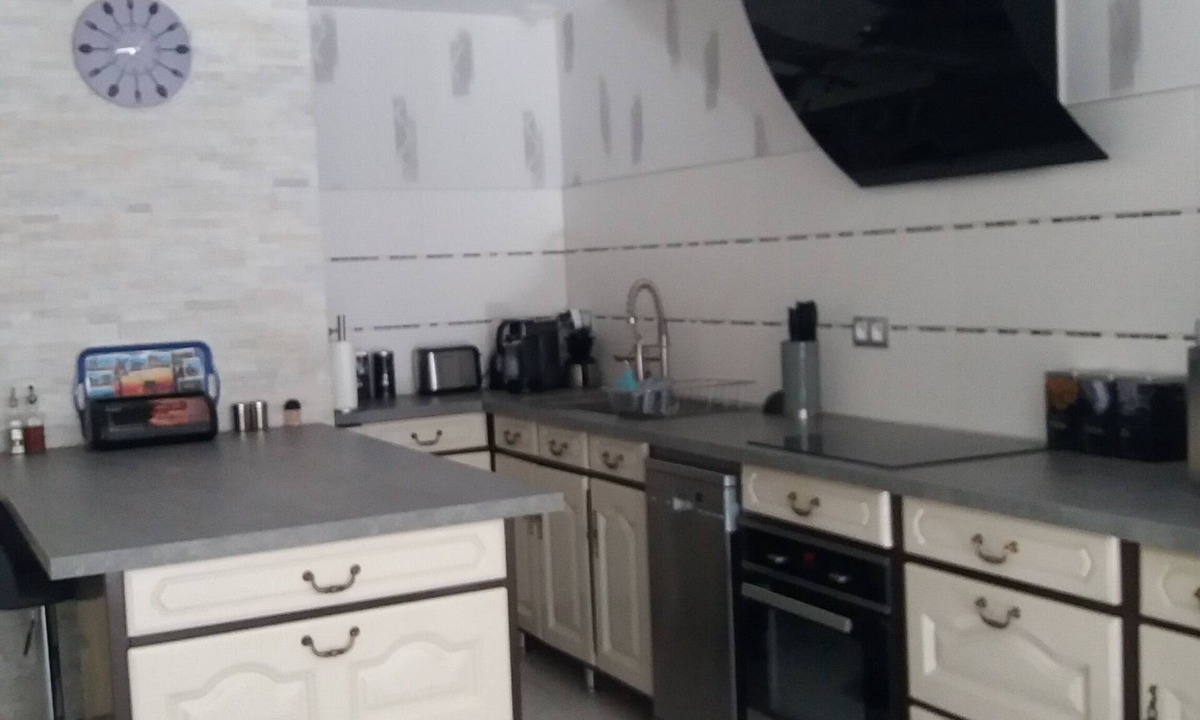 Saujon Apartment | Charming furnished with jacuzzi