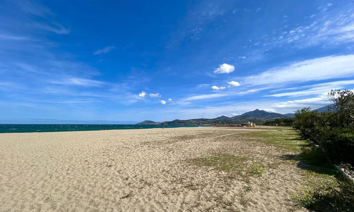 Plage d'Argeles Apartment | Charming Garden-Level T3, 50m Beach, Private Parking